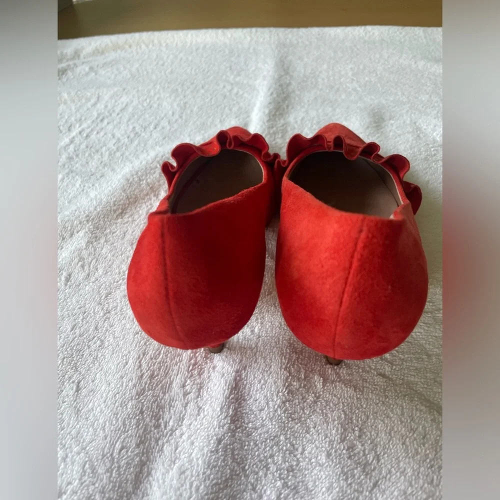 New! ANTHROPOLOGIE RED SUEDE KITTEN HEEL RUFFLE PUMPS SIZE 7.5